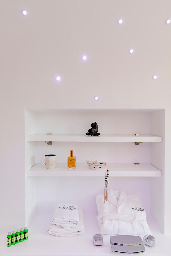 Blackstone Luxury Suites Emporio  Buitenkant foto